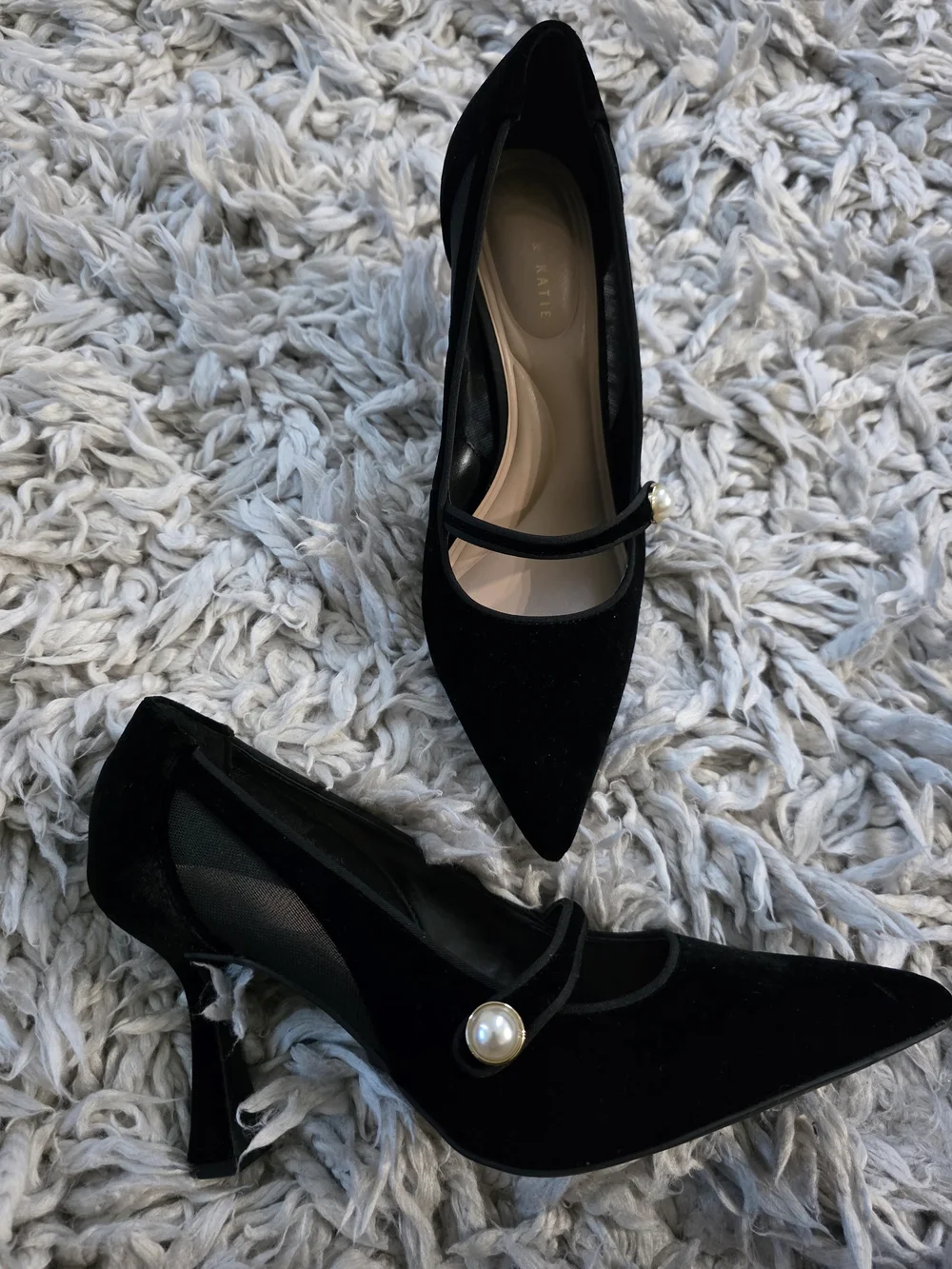 Kelly & Katie Velvet Mary Jane Pumps with Pearl Button Sz. 8.5